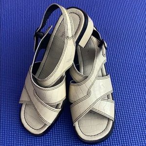 Urban outfitters vintage sandals